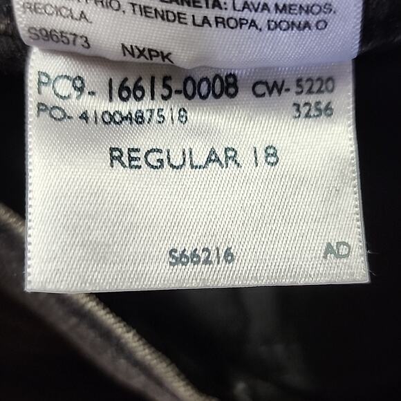 Levi's Signature Black Denim Taper Jeans Distreseed Adjustable Waist Boys 18 NWT - Picture 15 of 15